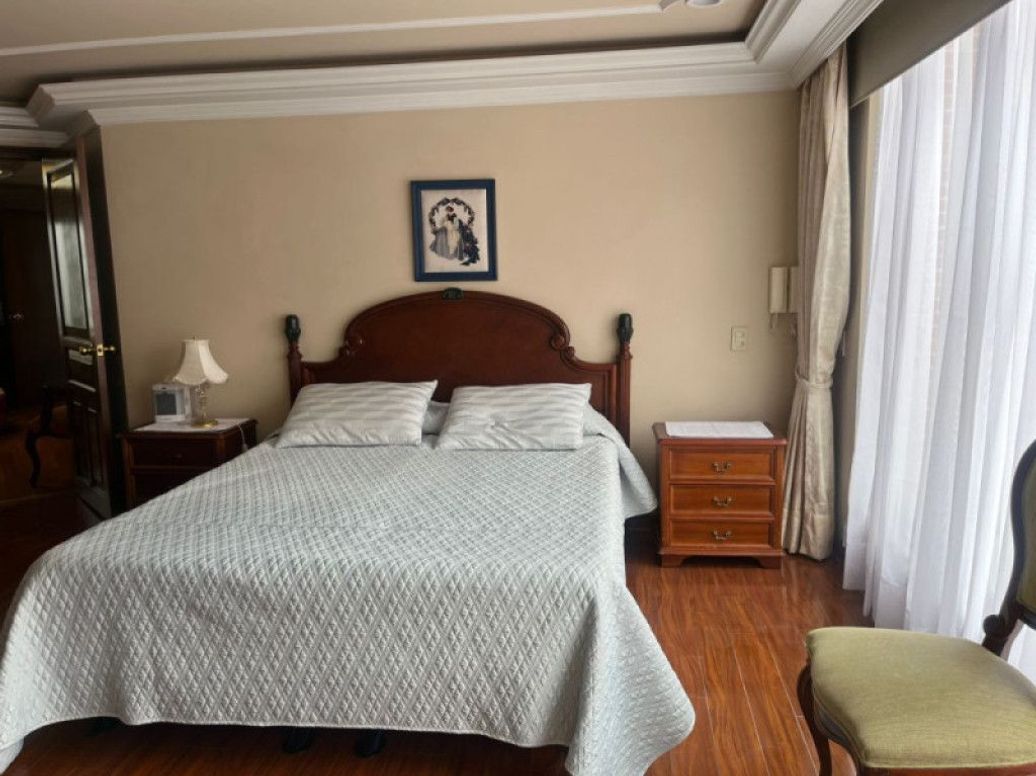 Apartamento de 4 alcobas en venta en La Cabrera, Bogotá, 301 m² · foto 18 de 20