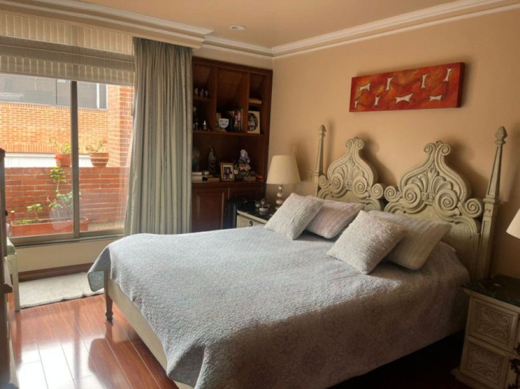 Apartamento de 4 alcobas en venta en La Cabrera, Bogotá, 301 m² · foto 11 de 20