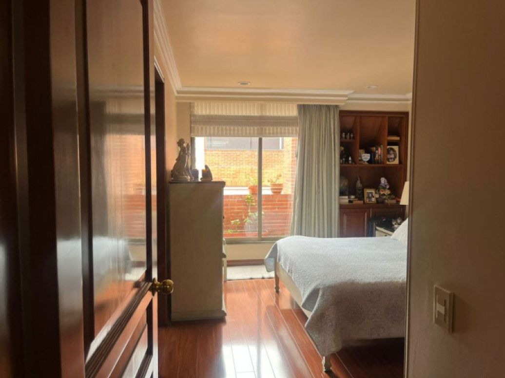 Apartamento de 4 alcobas en venta en La Cabrera, Bogotá, 301 m² · foto 12 de 20