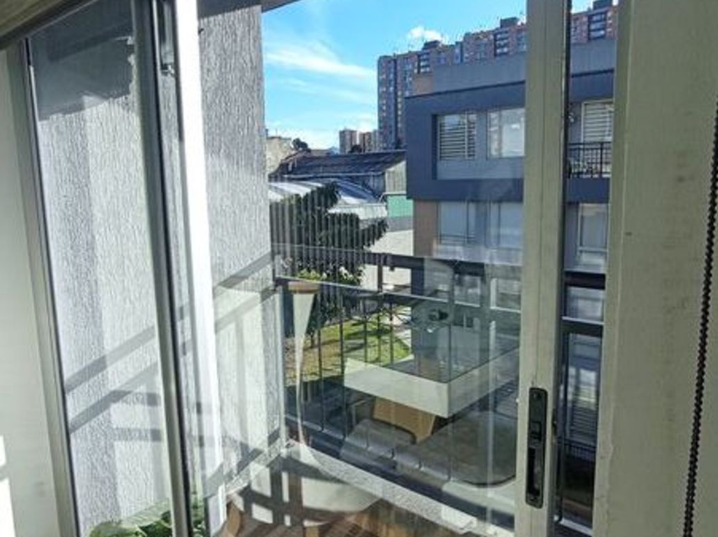 Apartamento de 3 alcobas en venta en Primavera Occidental, Bogotá, 74 m² · foto 2 de 14