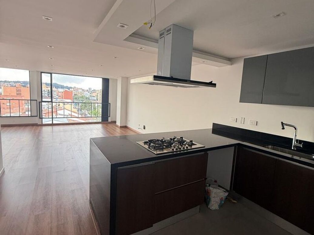 Apartamento de 3 alcobas en venta en Los Cedritos, Bogotá, 140 m² · foto 3 de 20