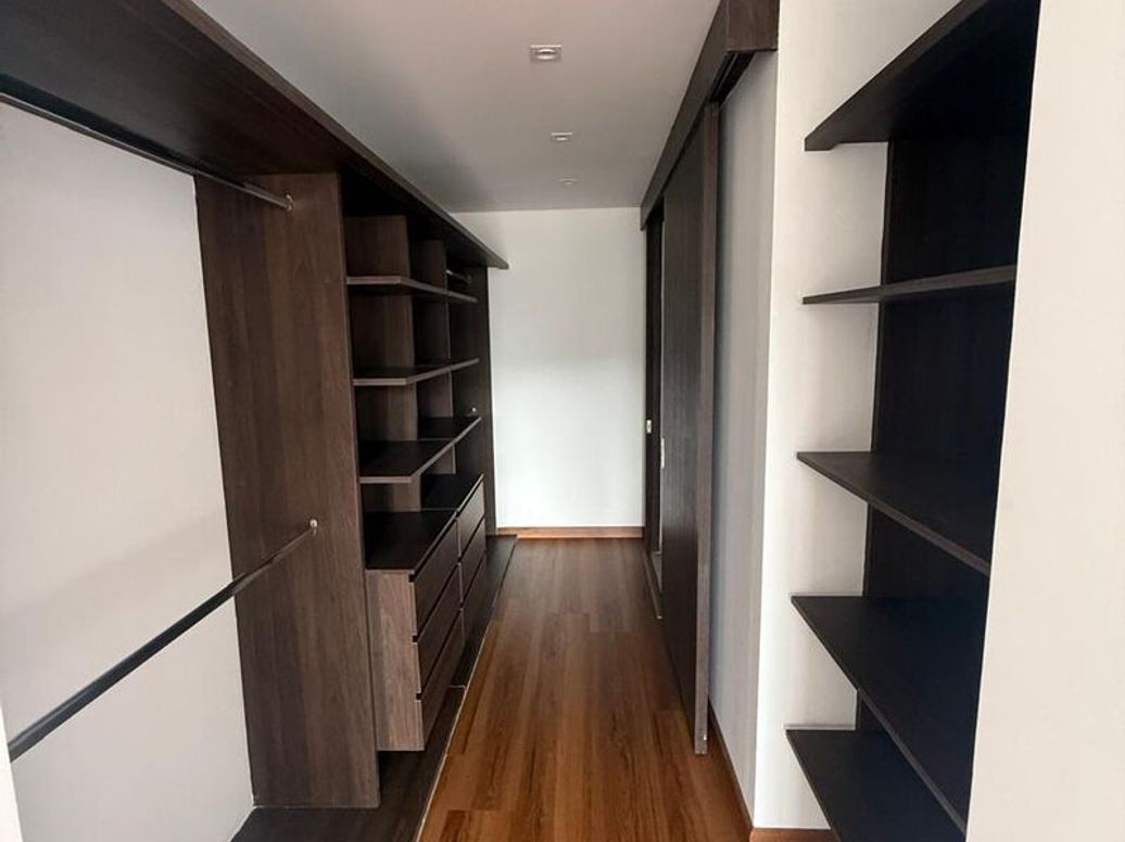 Apartamento de 3 alcobas en venta en Los Cedritos, Bogotá, 140 m² · foto 8 de 20
