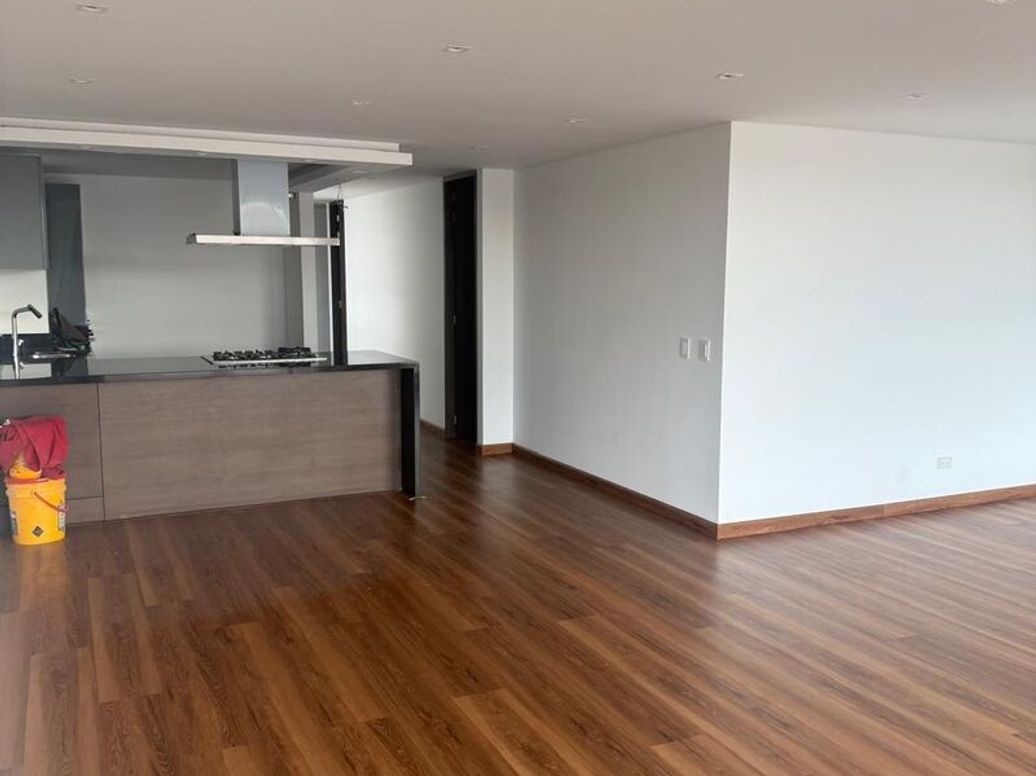 Apartamento de 3 alcobas en venta en Los Cedritos, Bogotá, 140 m² · foto 2 de 20