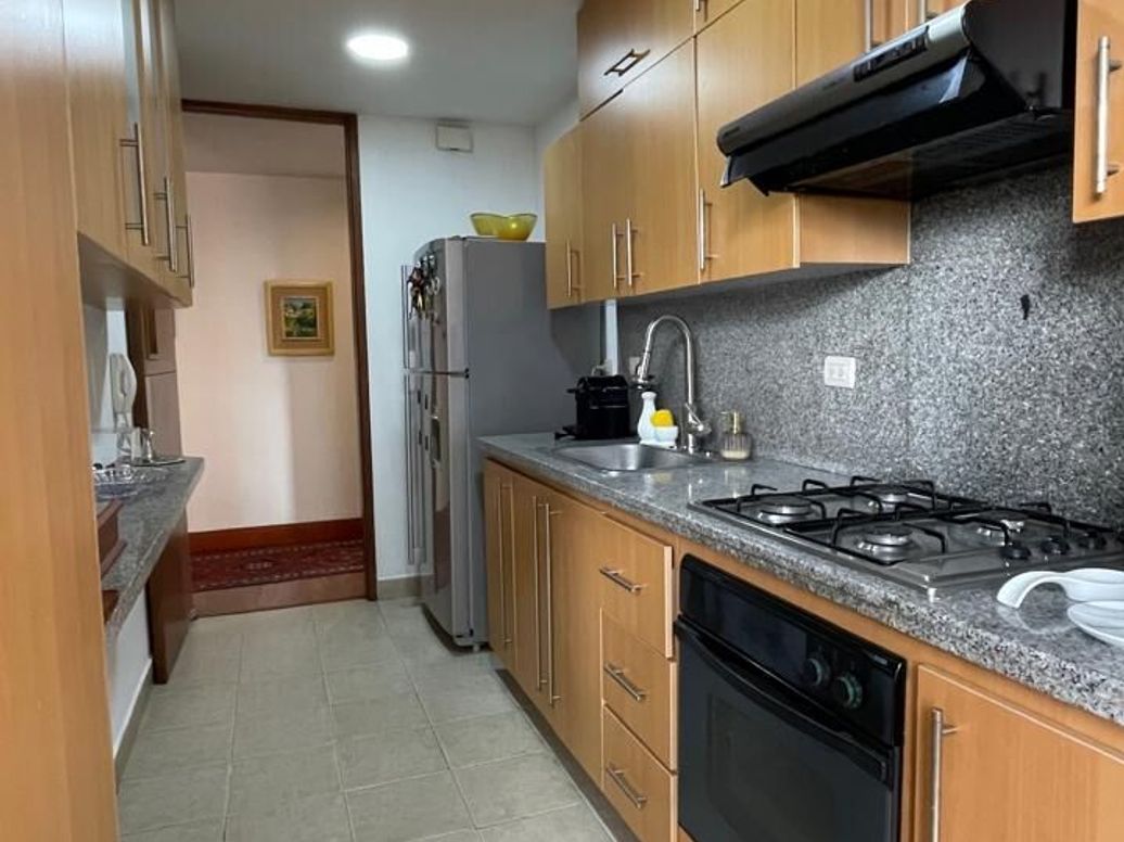 Apartamento de 3 alcobas en venta en Cerros De Los Alpes, Bogotá, 134 m² · foto 7 de 20