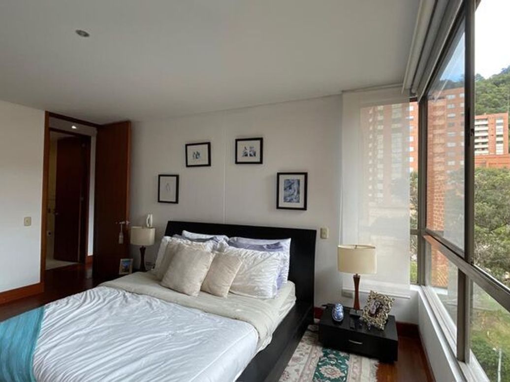 Apartamento de 3 alcobas en venta en Cerros De Los Alpes, Bogotá, 134 m² · foto 13 de 20