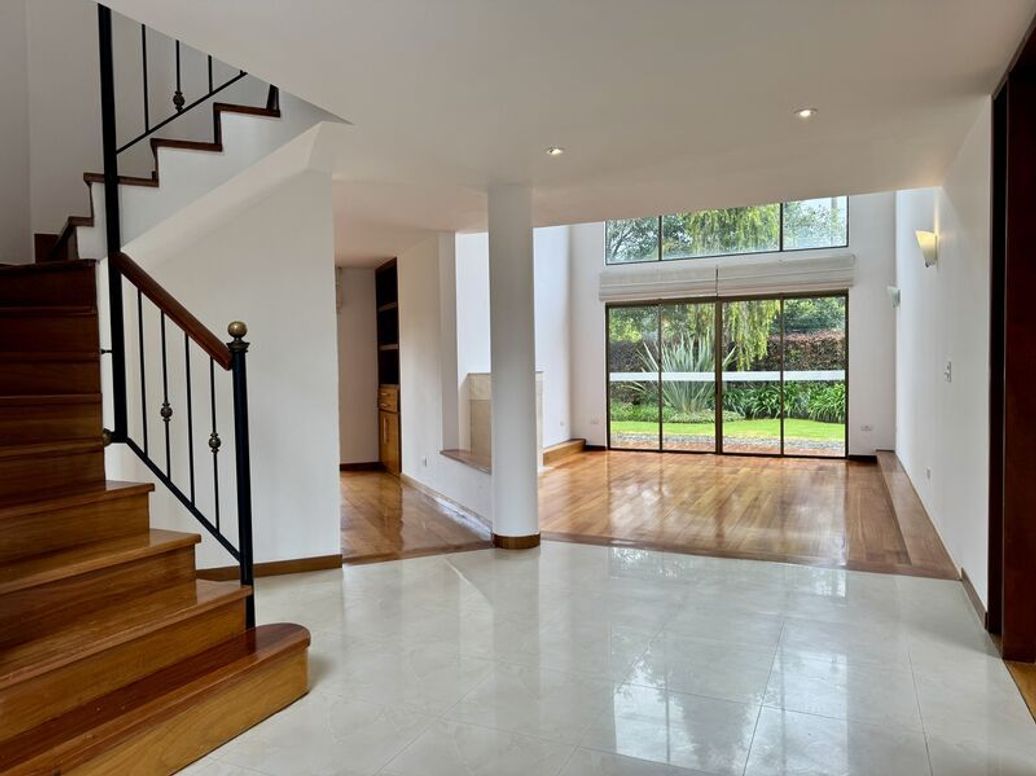 Casa de 3 alcobas en arriendo en Casa Blanca, Bogotá, 255 m² · foto 9 de 20
