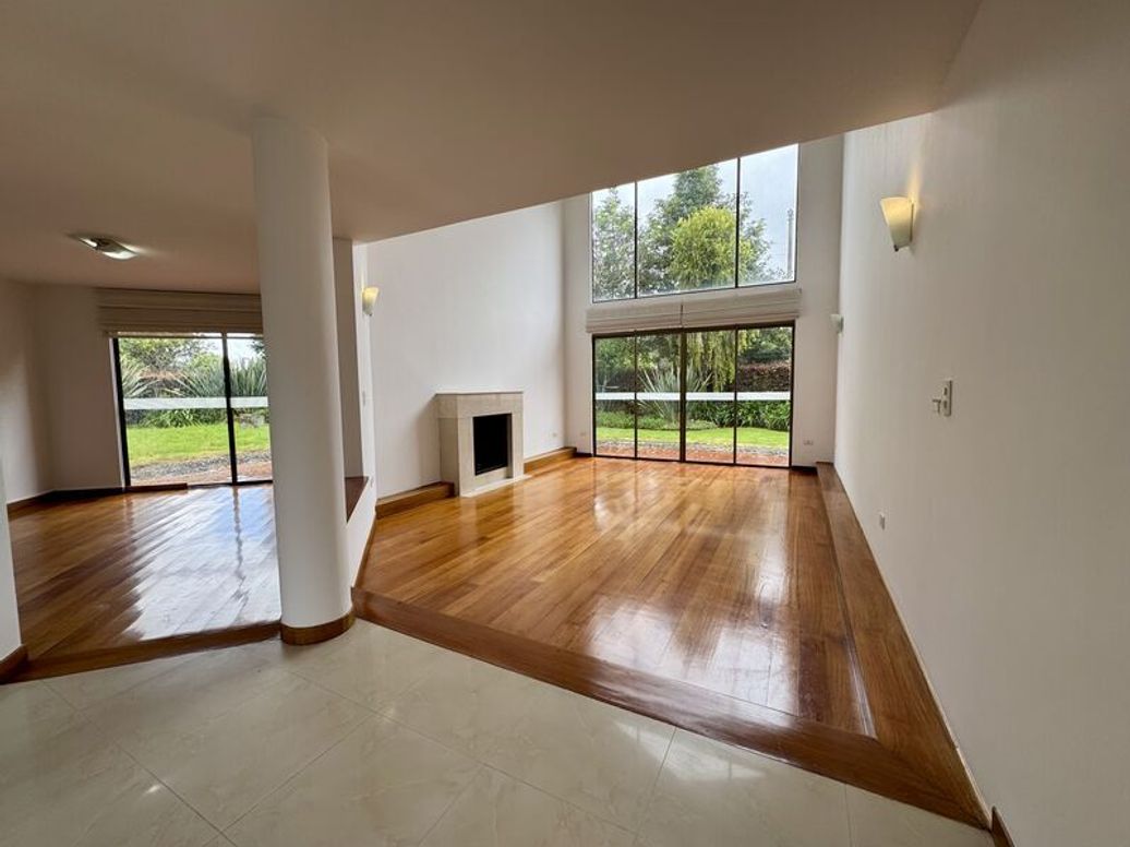 Casa de 3 alcobas en arriendo en Casa Blanca, Bogotá, 255 m² · foto 8 de 20
