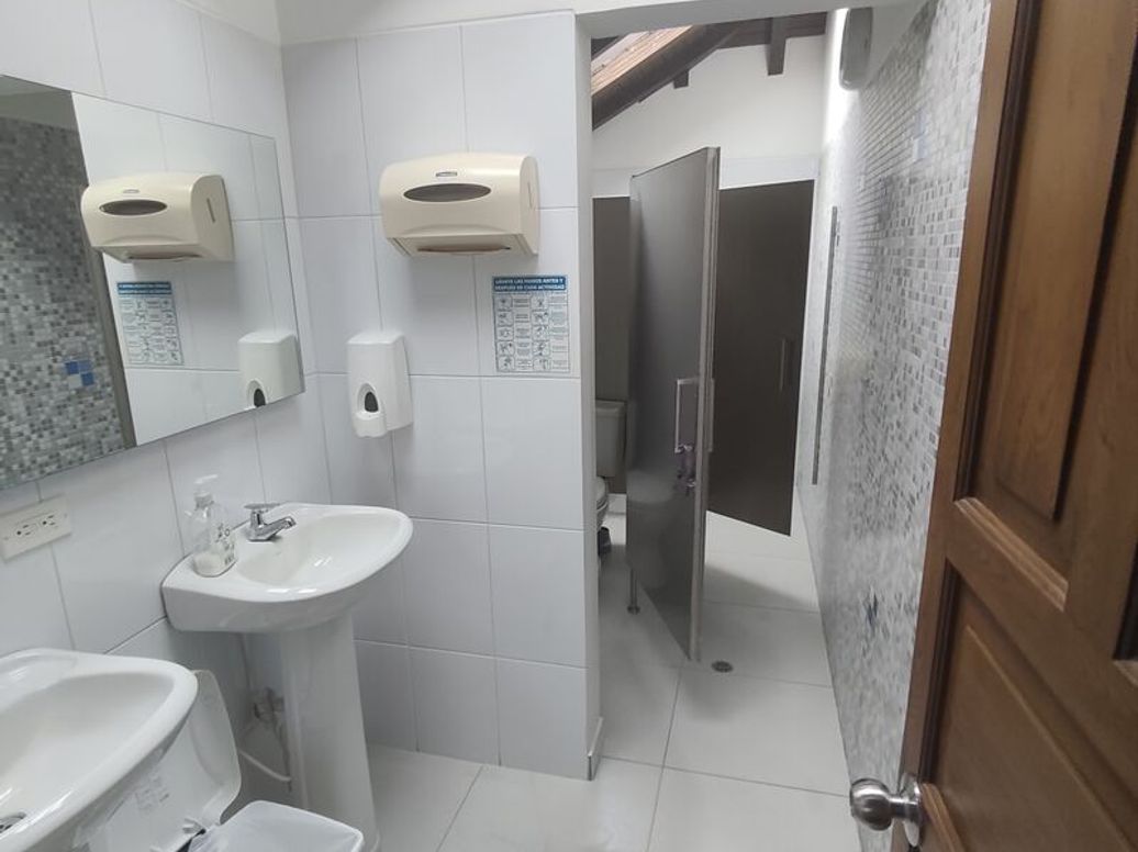 Casa de 5 alcobas en venta en Niza Norte, Bogotá, 646 m² · foto 6 de 15