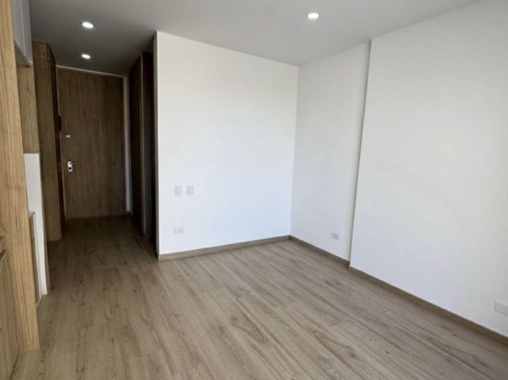 Apartaestudio en venta en Chicó Norte, Bogotá, 25 m² · foto 3 de 10