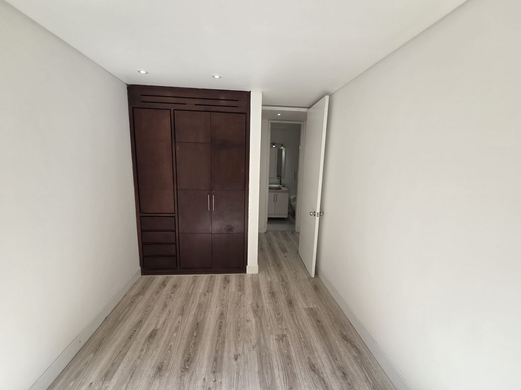 Apartamento de 2 alcobas en arriendo en Santa Barbara Occidental, Bogotá, 68 m² · foto 2 de 20