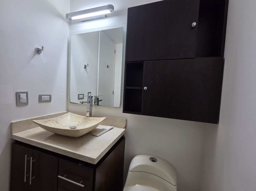 Apartamento de 2 alcobas en arriendo en Santa Barbara Occidental, Bogotá, 68 m² · foto 3 de 20