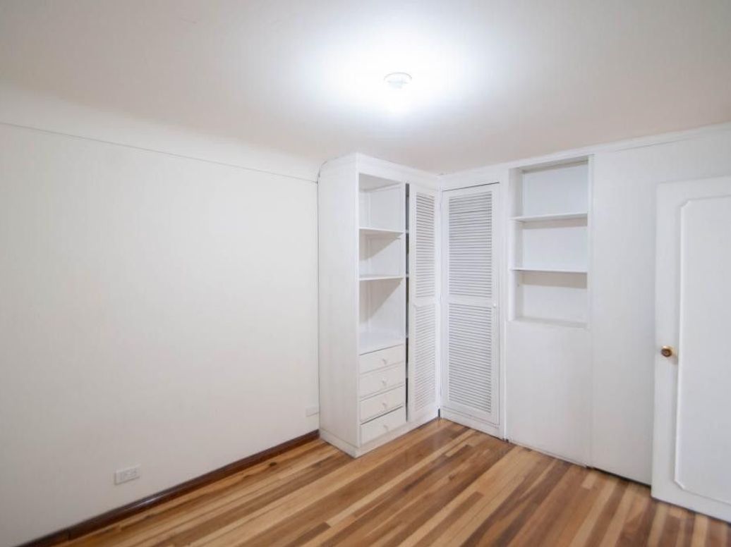 Apartamento de 4 alcobas en venta en San Luis, Bogotá, 120 m² · foto 2 de 17