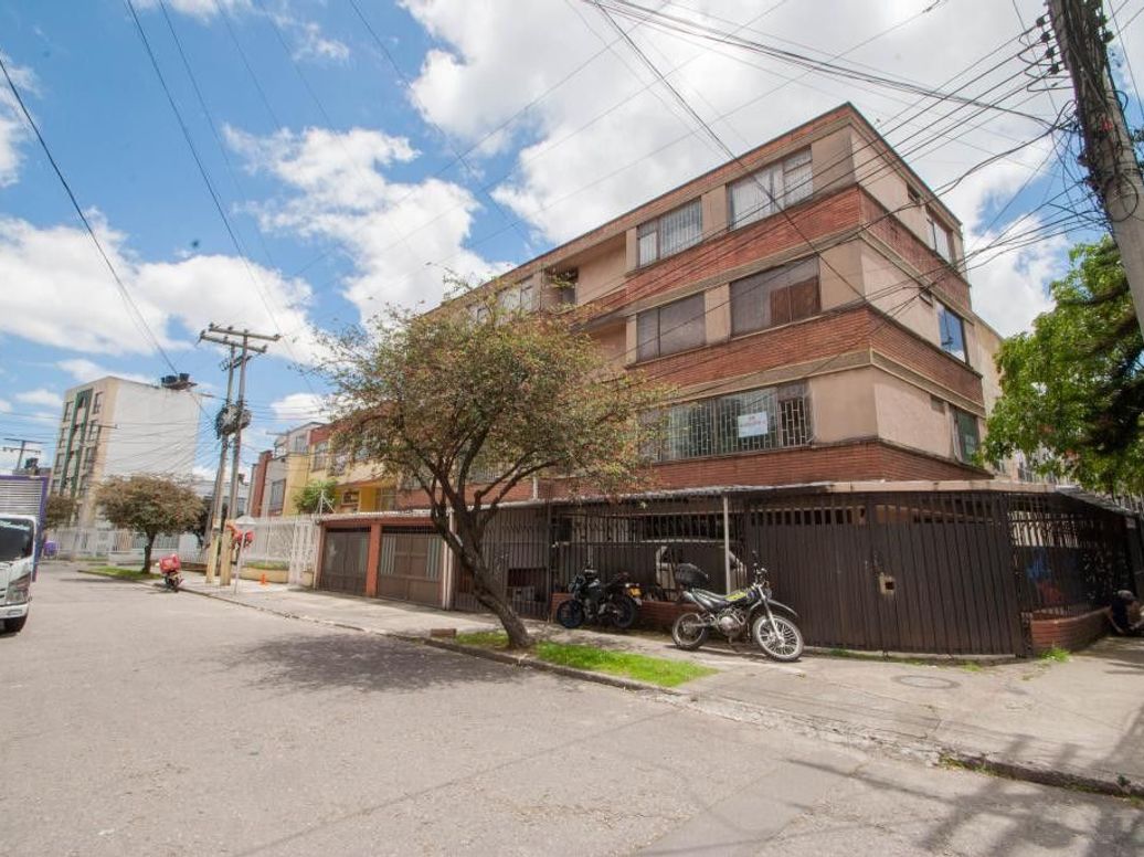 Apartamento de 4 alcobas en venta en San Luis, Bogotá, 120 m² · foto 16 de 17
