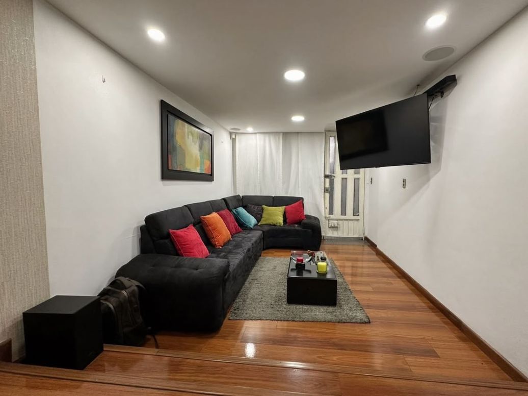 Casa de 6 alcobas en venta en Normandía, Bogotá, 144 m² · foto 4 de 20