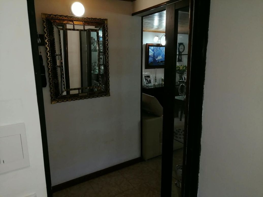 Apartamento de 3 alcobas en venta en San Cipriano, Bogotá, 62 m² · foto 2 de 20