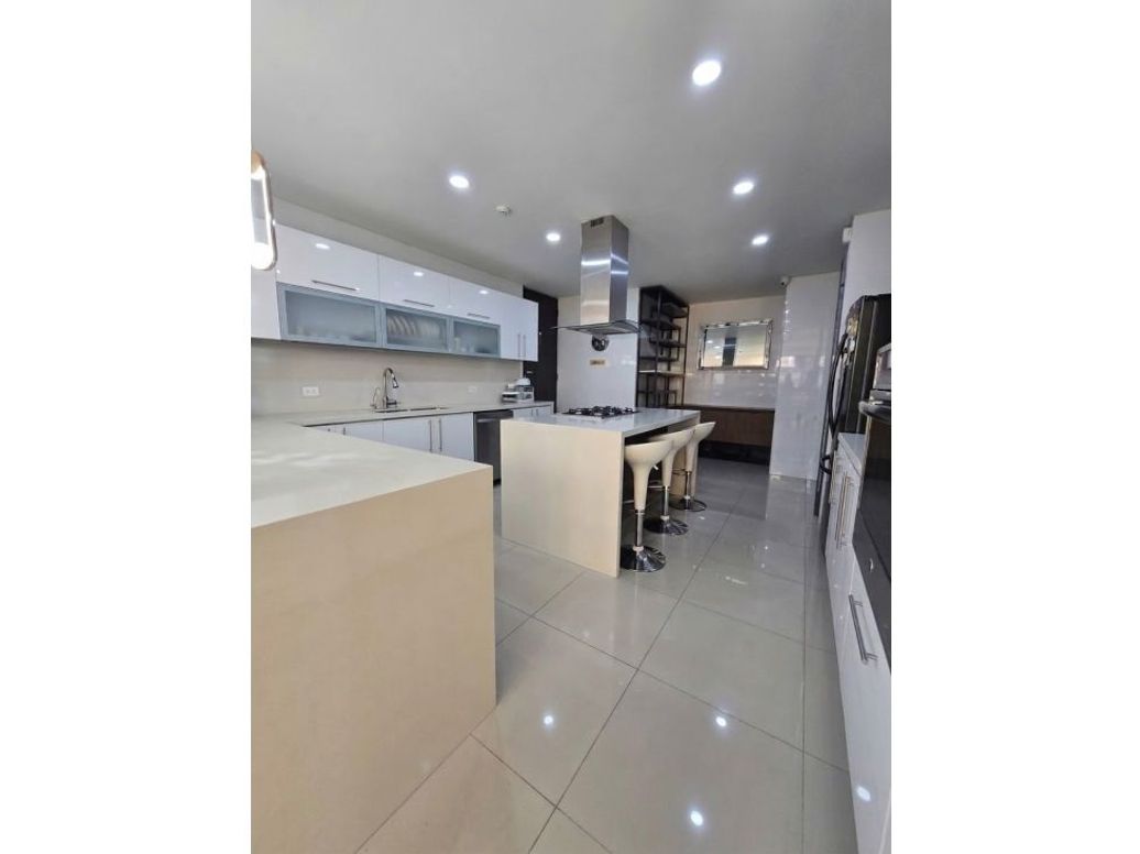 Apartamento de 3 alcobas en venta en San Gabriel Norte, Bogotá, 200 m² · foto 8 de 16