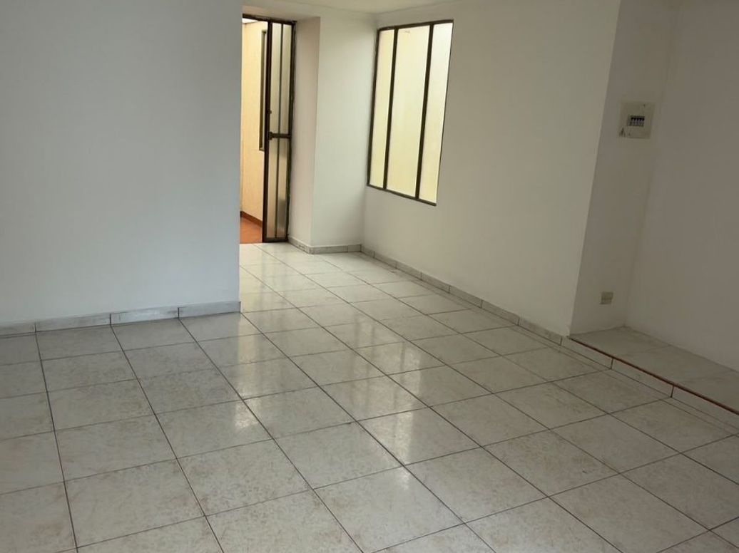 Apartamento de 3 alcobas en arriendo en Santa Rosita, Bogotá, 55 m² · foto 3 de 14