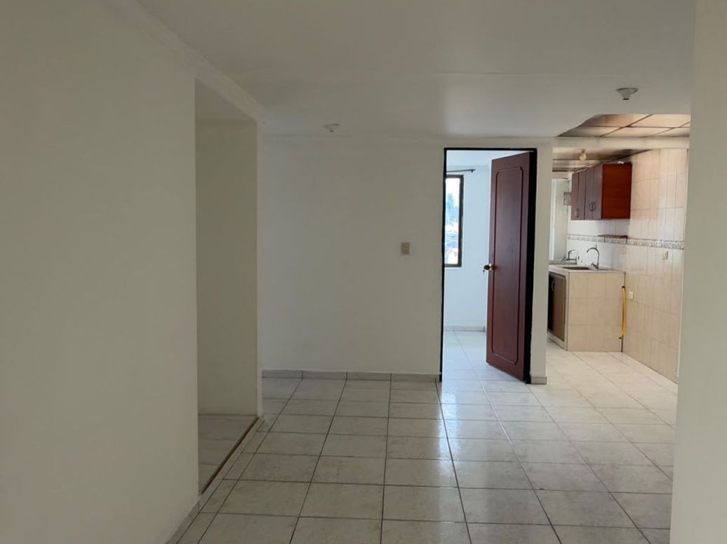 Apartamento de 3 alcobas en arriendo en Santa Rosita, Bogotá, 55 m² · foto 6 de 14