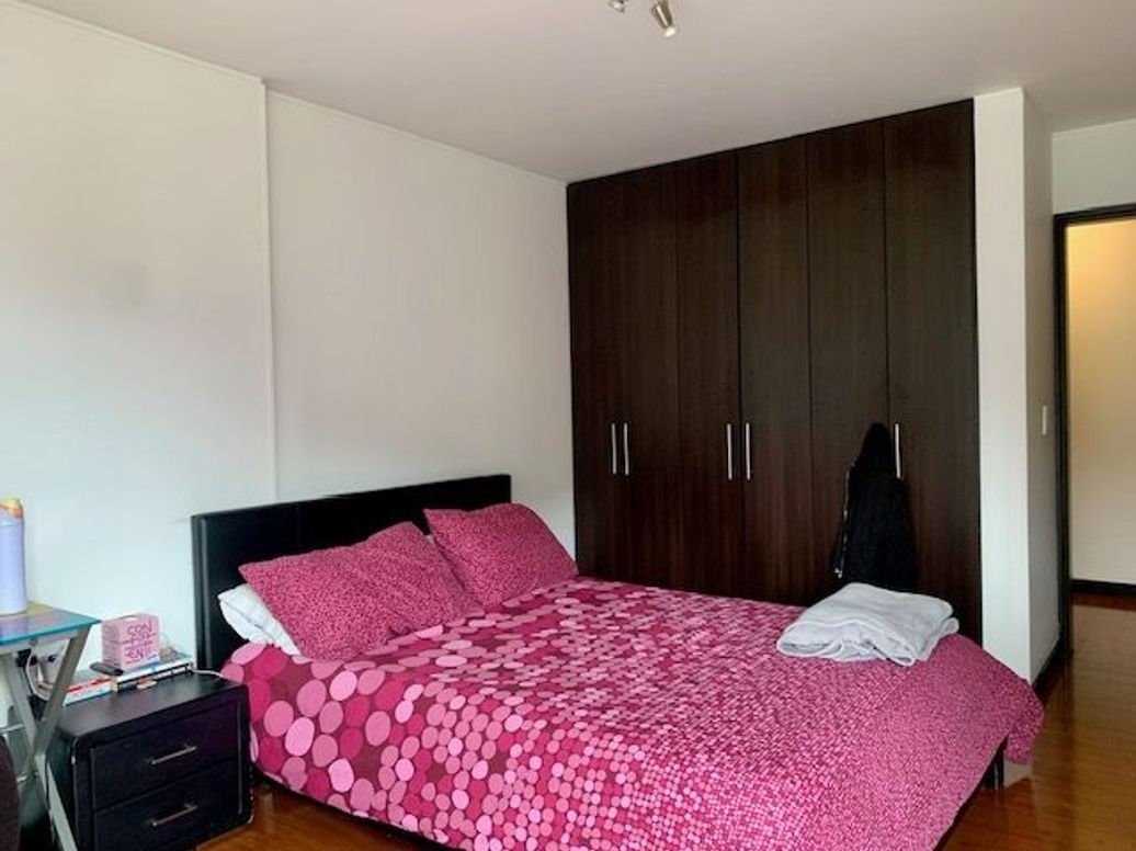 Apartamento de 3 alcobas en venta en Campo Alegre, Bogotá, 131 m² · foto 9 de 20