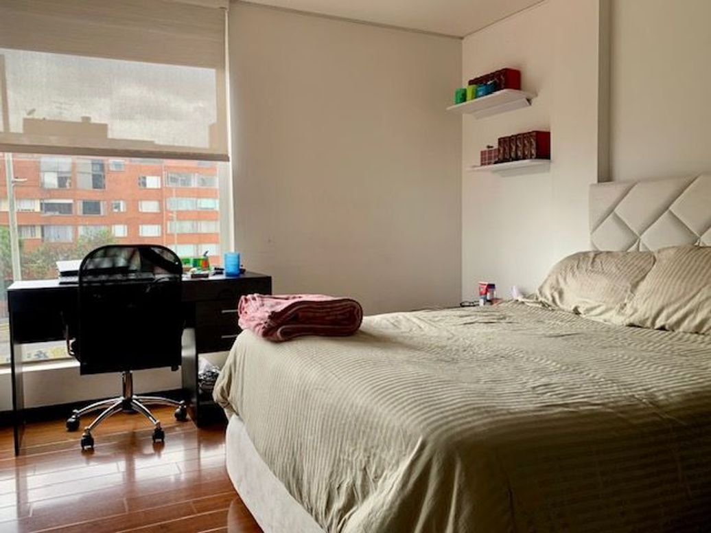 Apartamento de 3 alcobas en venta en Campo Alegre, Bogotá, 131 m² · foto 5 de 20