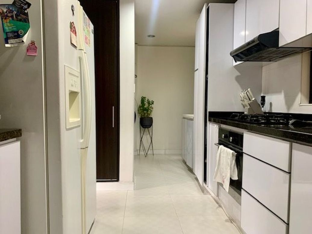Apartamento de 3 alcobas en venta en Campo Alegre, Bogotá, 131 m² · foto 17 de 20