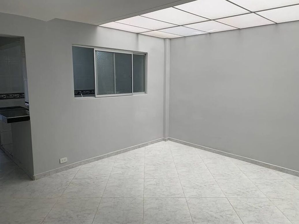 Casa de 7 alcobas en venta en Santa Rosa, Bogotá, 298 m² · foto 2 de 9