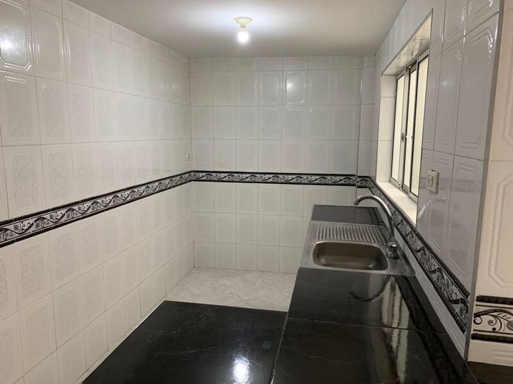 Casa de 7 alcobas en venta en Santa Rosa, Bogotá, 298 m² · foto 3 de 9
