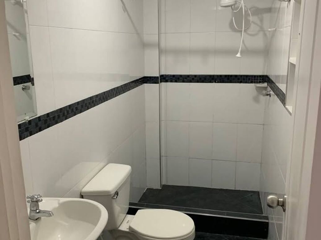 Casa de 7 alcobas en venta en Santa Rosa, Bogotá, 298 m² · foto 4 de 9