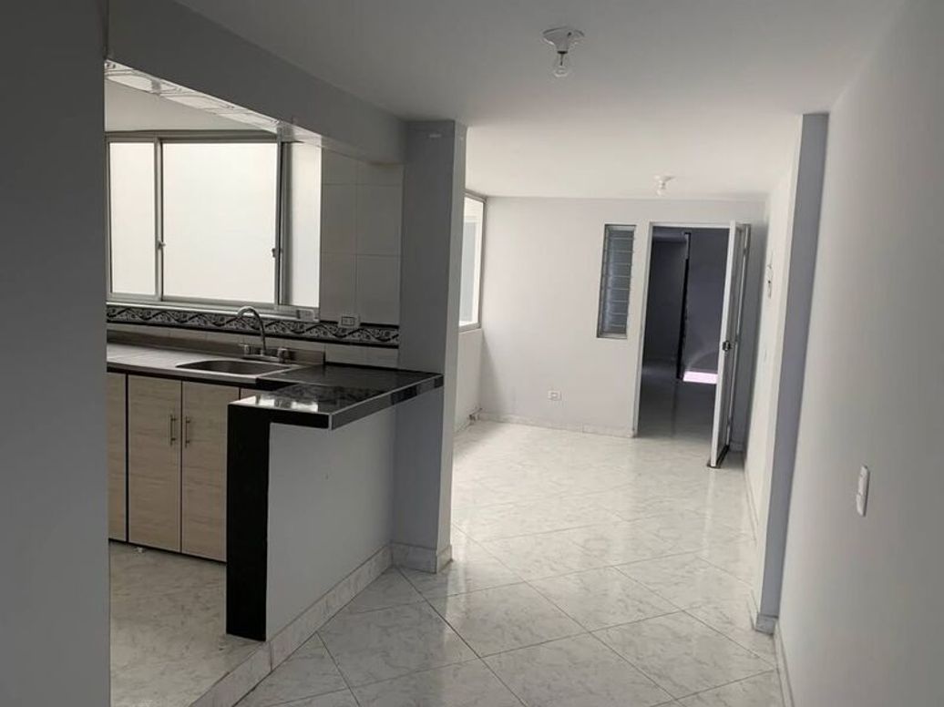 Casa de 7 alcobas en venta en Santa Rosa, Bogotá, 298 m² · foto 8 de 9