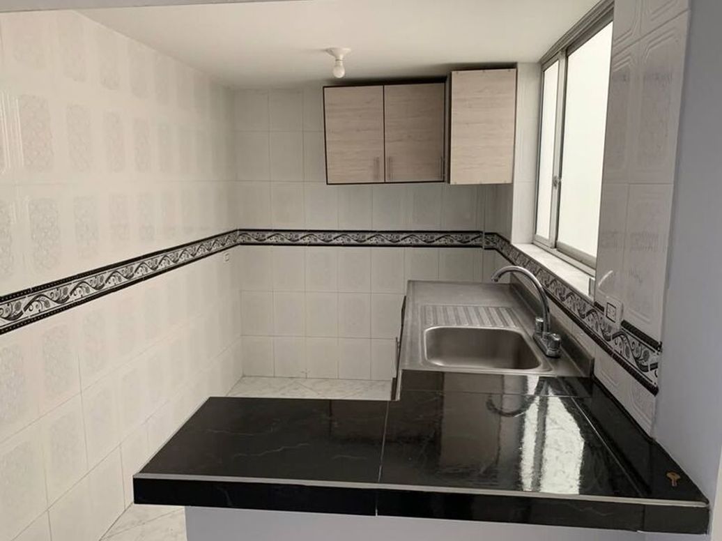 Casa de 7 alcobas en venta en Santa Rosa, Bogotá, 298 m² · foto 7 de 9