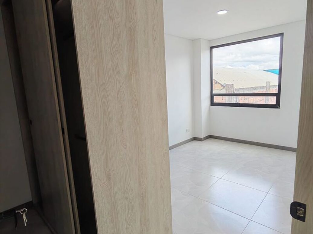 Apartamento de 3 alcobas en venta en Libertador, Bogotá, 66 m² · foto 7 de 16