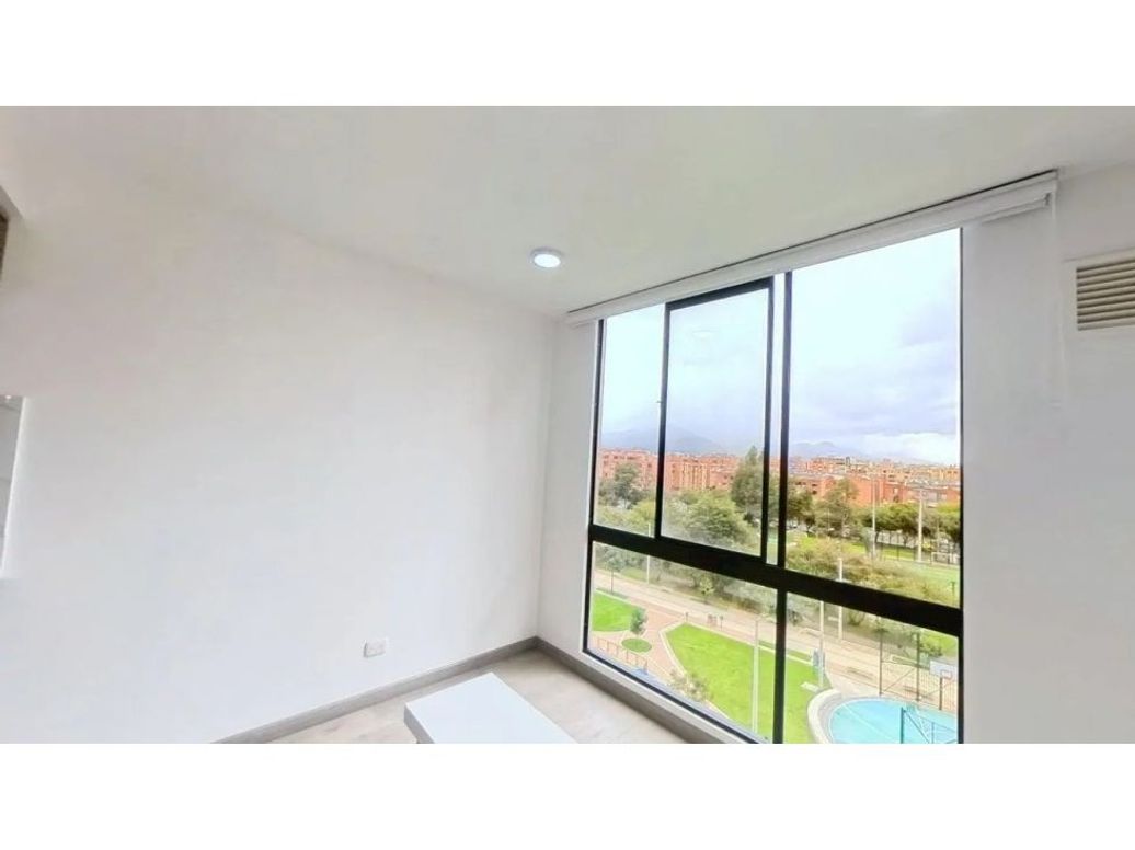 Apartamento de 1 alcoba en venta en Suba, Bogotá, 31 m² · foto 2 de 10