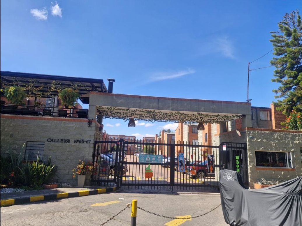 Casa de 4 alcobas en venta en Portales Del Norte, Bogotá, 93 m² · foto 18 de 20