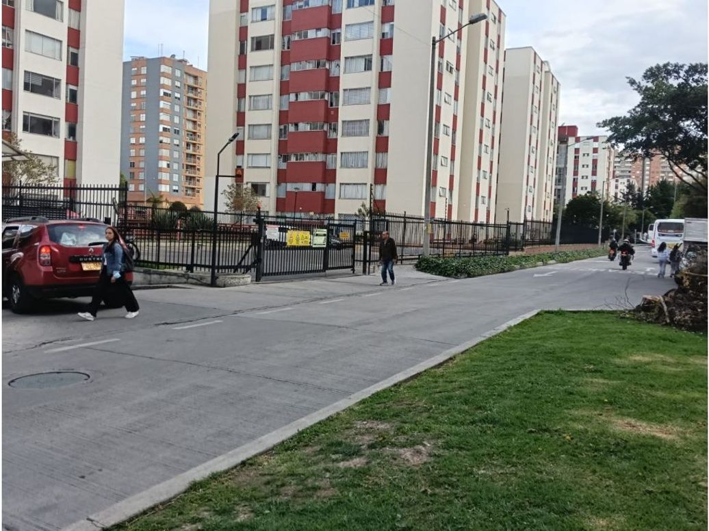 Apartamento de 3 alcobas en venta en Prado Veraniego Norte, Bogotá, 89 m² · foto 2 de 20