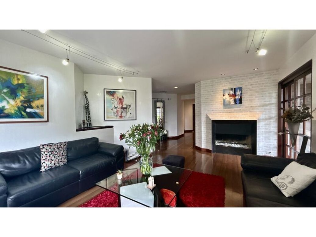Apartamento de 3 alcobas en arriendo en Bellavista, Bogotá, 245 m² · foto 2 de 20