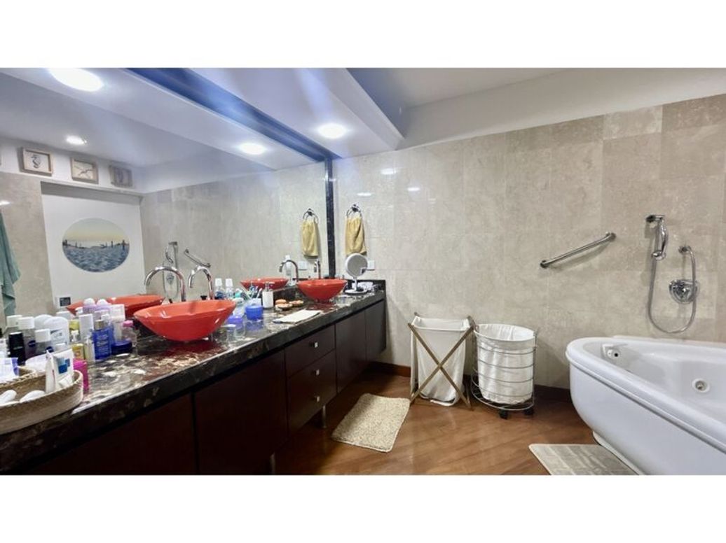 Apartamento de 3 alcobas en arriendo en Bellavista, Bogotá, 245 m² · foto 17 de 20
