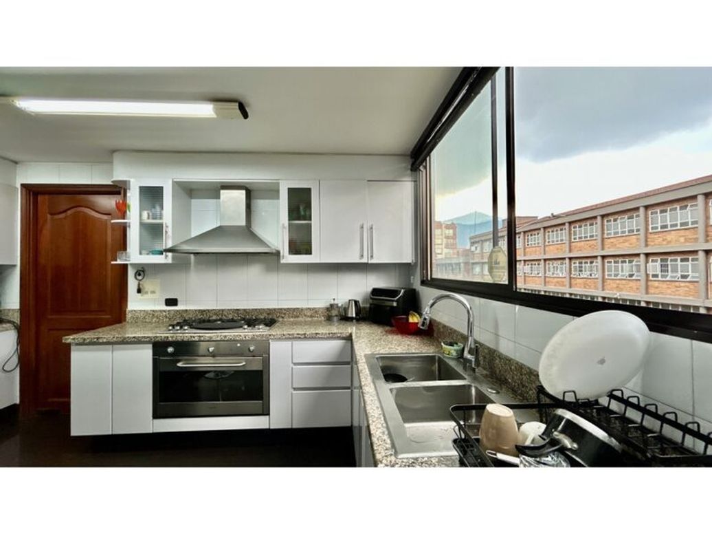 Apartamento de 3 alcobas en venta en Santa Bibiana, Bogotá, 186 m² · foto 9 de 20