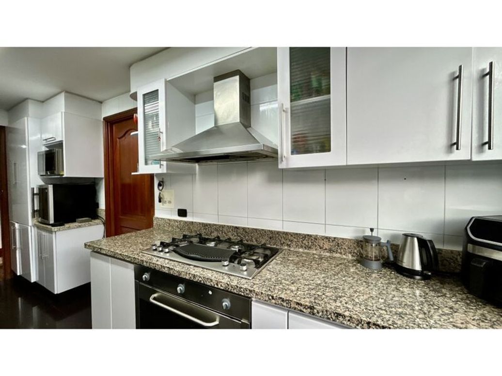 Apartamento de 3 alcobas en venta en Santa Bibiana, Bogotá, 186 m² · foto 11 de 20
