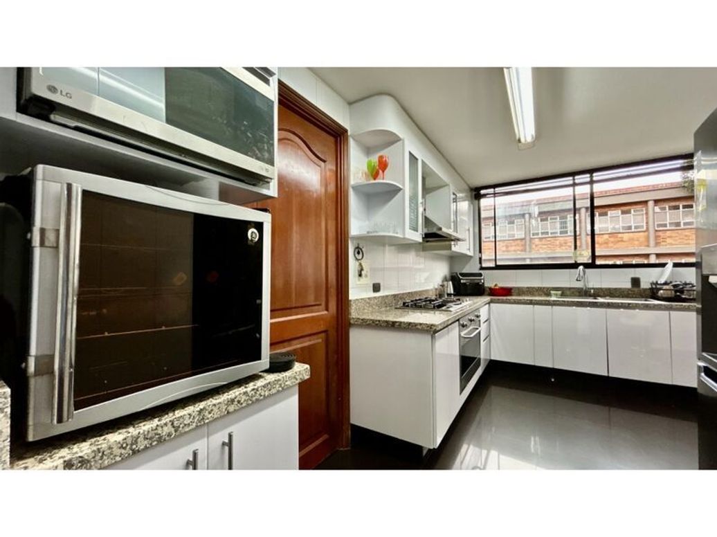 Apartamento de 3 alcobas en venta en Santa Bibiana, Bogotá, 186 m² · foto 12 de 20