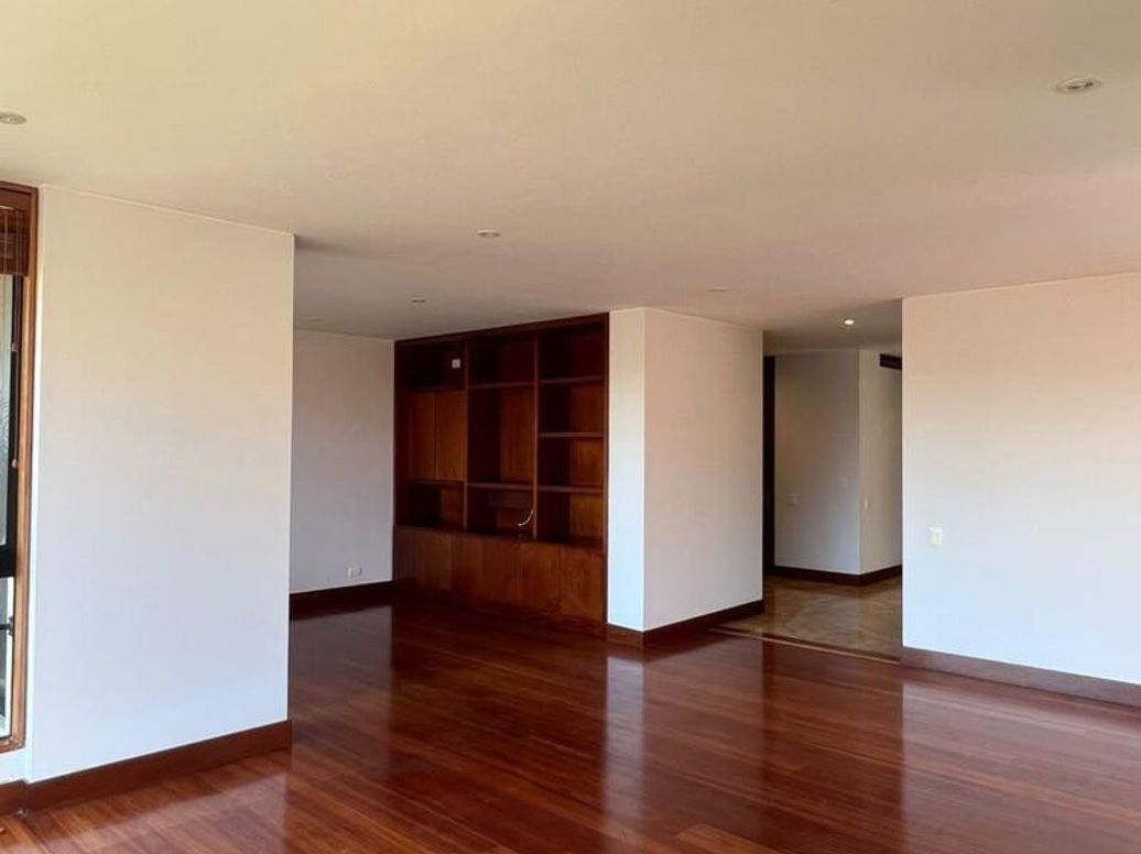 Apartamento de 4 alcobas en arriendo en Chicó Norte, Bogotá, 269 m² · foto 2 de 20