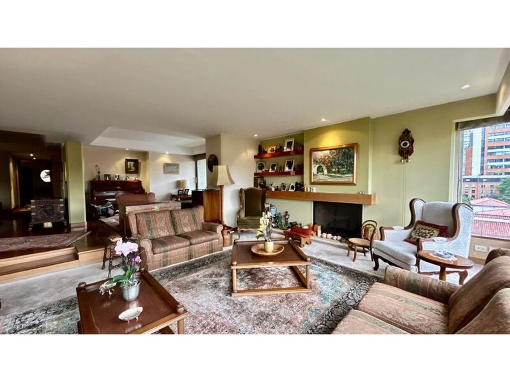 Apartamento de 4 alcobas en venta en El Retiro, Bogotá, 416 m² · foto 3 de 20