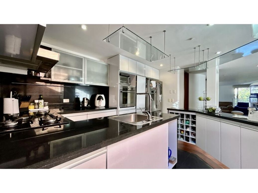 Casa de 3 alcobas en venta en Bella Suiza, Bogotá, 218 m² · foto 9 de 20