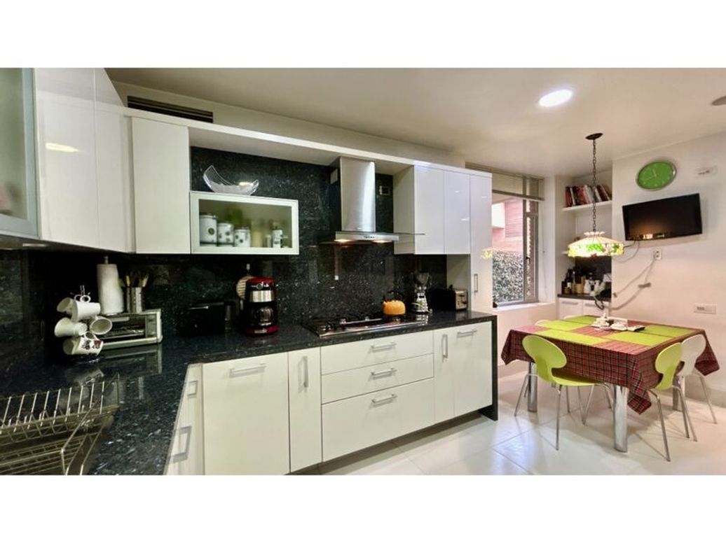 Casa de 4 alcobas en venta en Niza Suba, Bogotá, 390 m² · foto 14 de 20