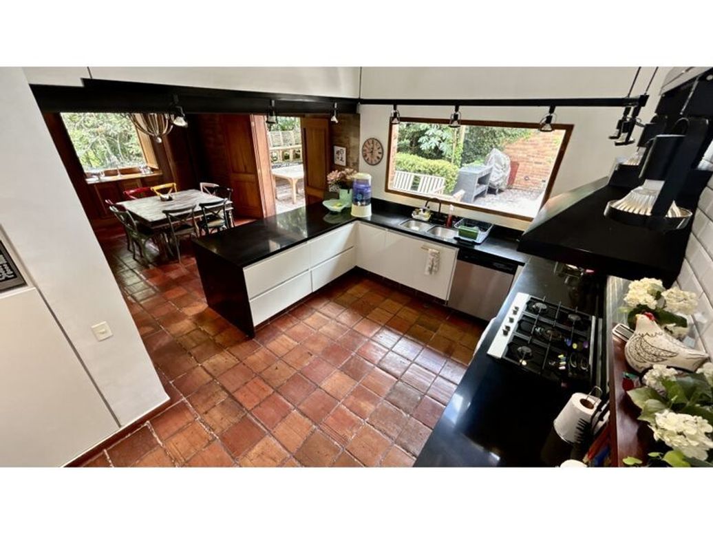 Casa de 4 alcobas en venta en Suba Naranjos, Bogotá, 423 m² · foto 11 de 20
