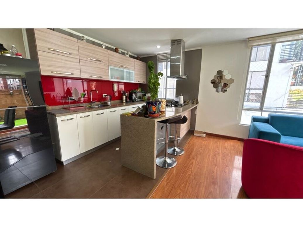Apartamento de 2 alcobas en venta en Santa Barbara Occidental, Bogotá, 105 m² · foto 5 de 15