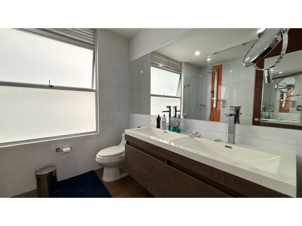 Apartamento de 2 alcobas en venta en Santa Barbara Occidental, Bogotá, 105 m² · foto 12 de 15