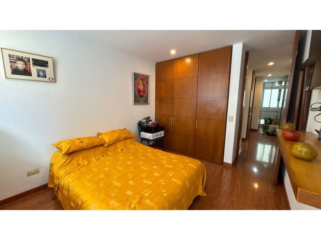 Apartamento de 2 alcobas en venta en Santa Barbara Occidental, Bogotá, 105 m² · foto 13 de 15