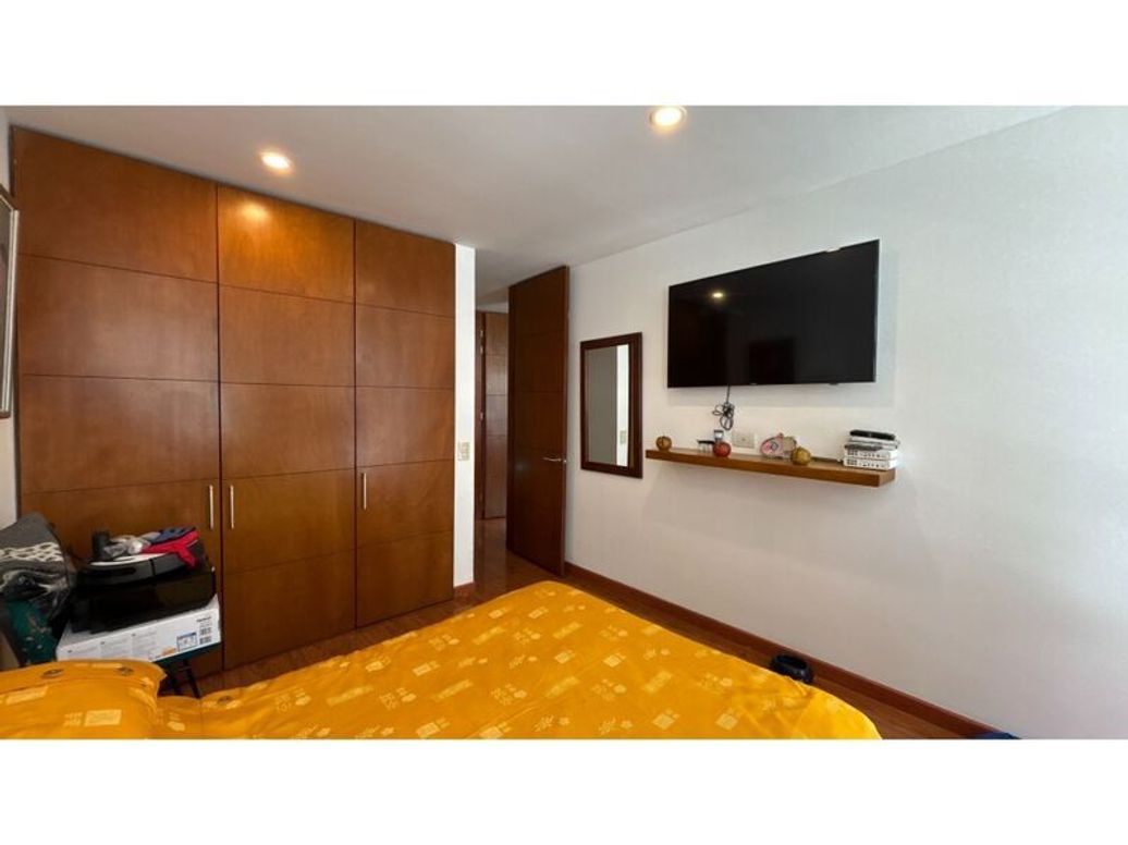 Apartamento de 2 alcobas en venta en Santa Barbara Occidental, Bogotá, 105 m² · foto 14 de 15