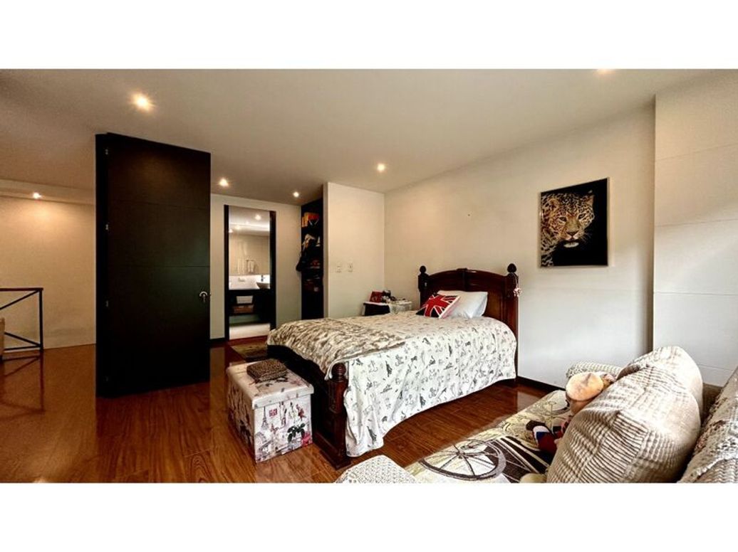 Apartamento de 3 alcobas en venta en Rincon Del Chicó, Bogotá, 185 m² · foto 16 de 20