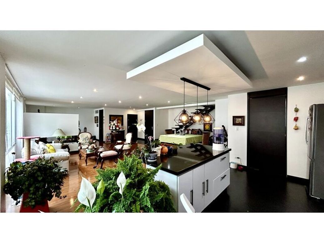 Apartamento de 3 alcobas en venta en Rincon Del Chicó, Bogotá, 185 m² · foto 4 de 20